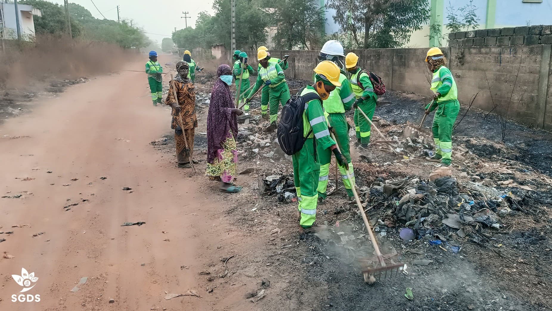 Photo évènements : La SGDS organise la première campagne de salubrité à Parakou en collaboration avec les élus locaux